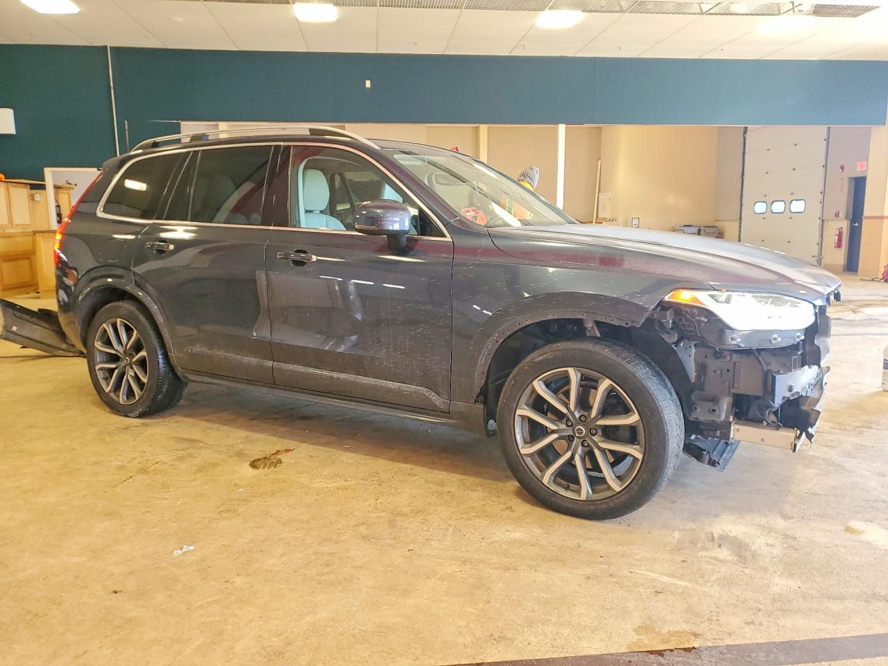 2019 VOLVO XC90