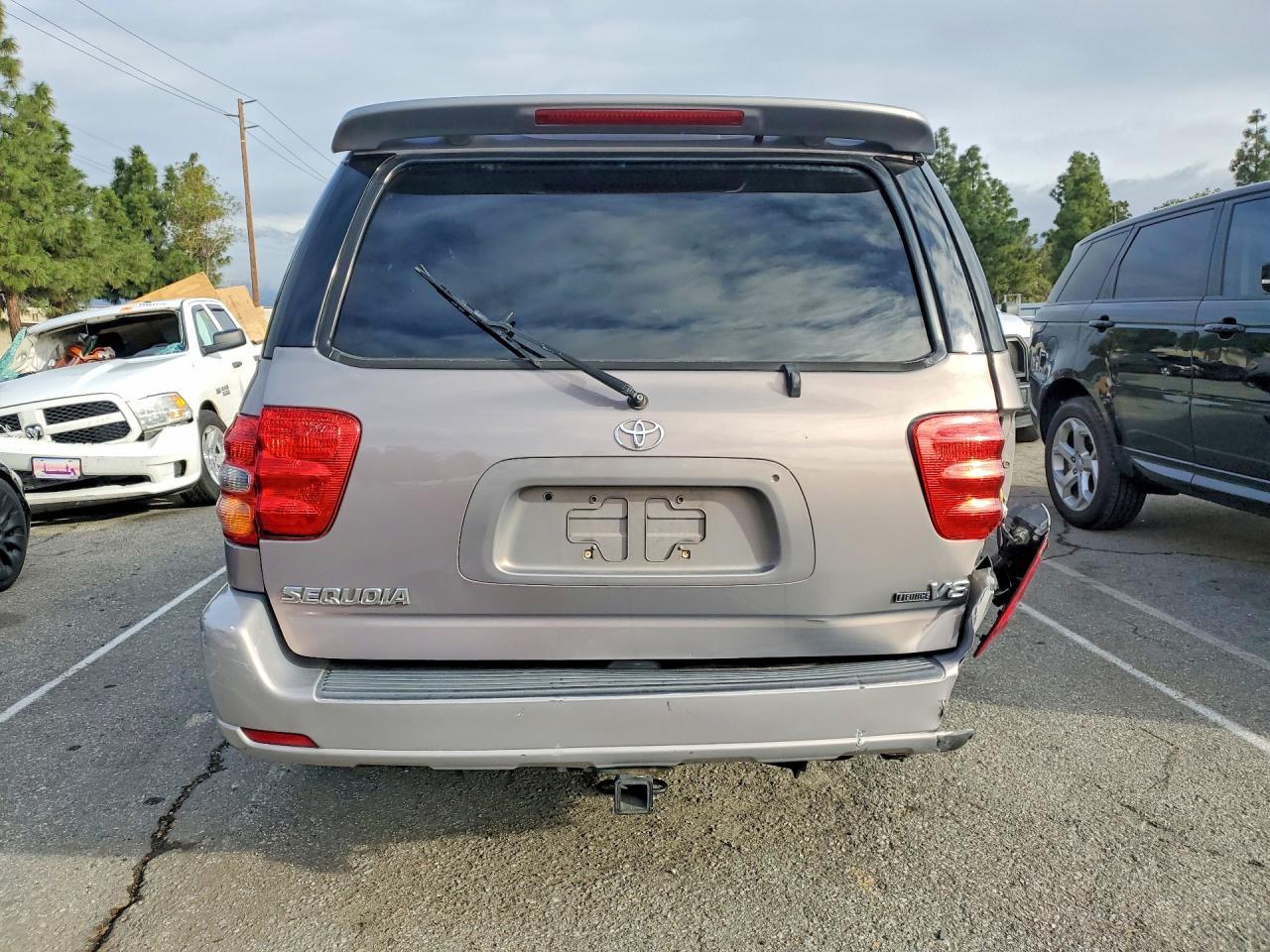 2002 TOYOTA Sequoia
