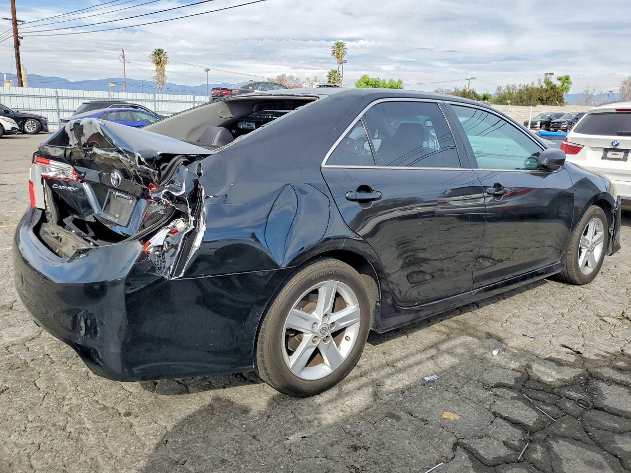 2014 TOYOTA CAMRY