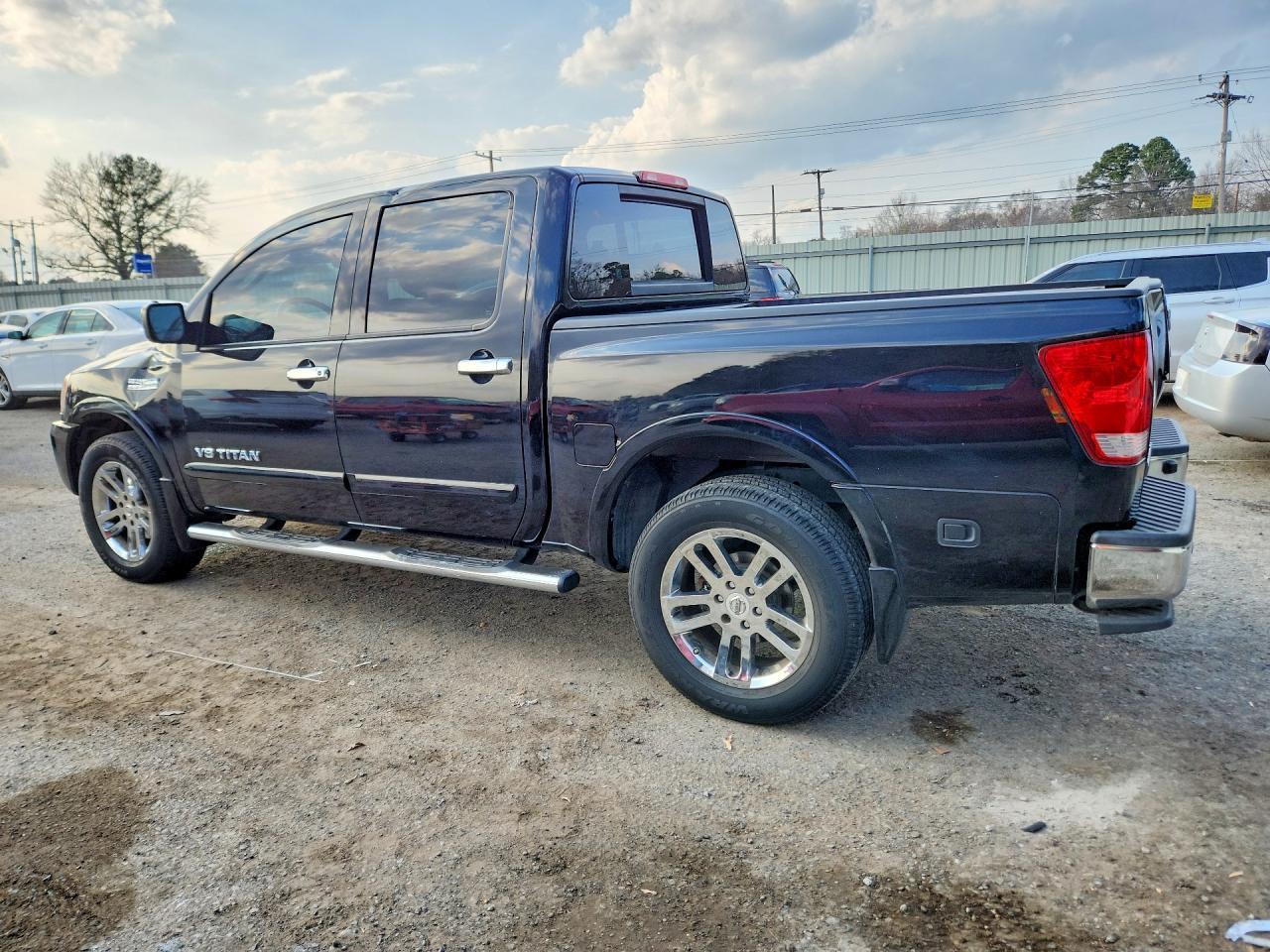 2011 NISSAN Titan