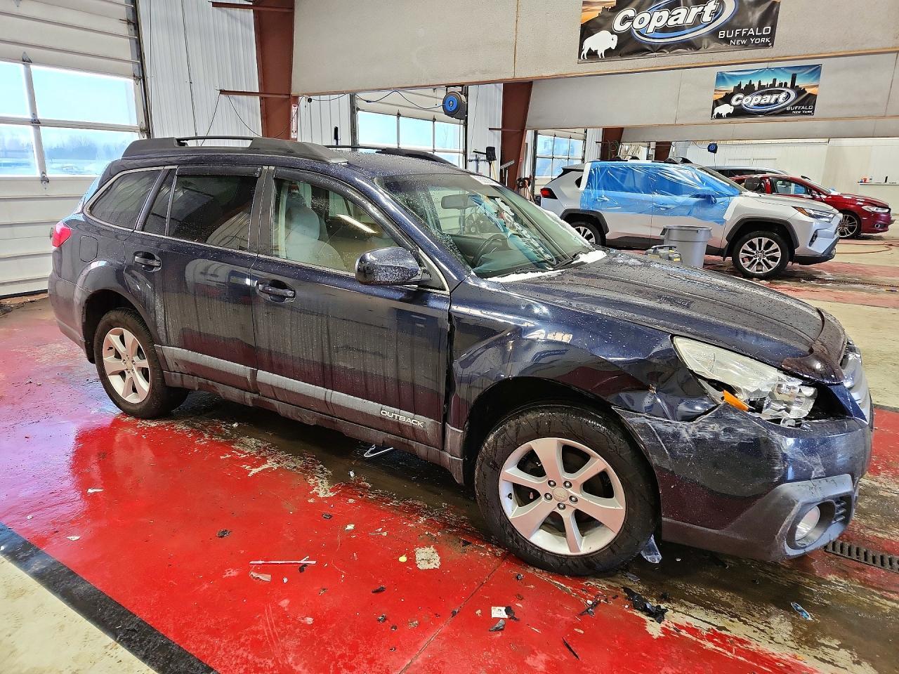 2013 SUBARU Outback