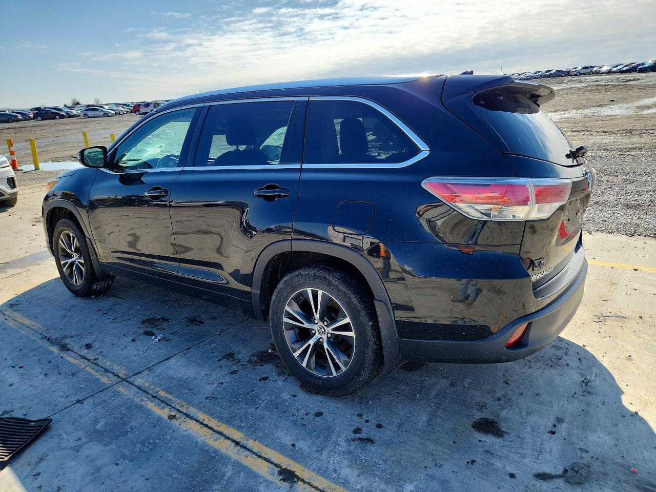 2016 TOYOTA HIGHLANDER