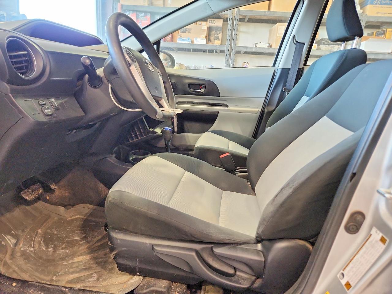 2014 TOYOTA Prius c