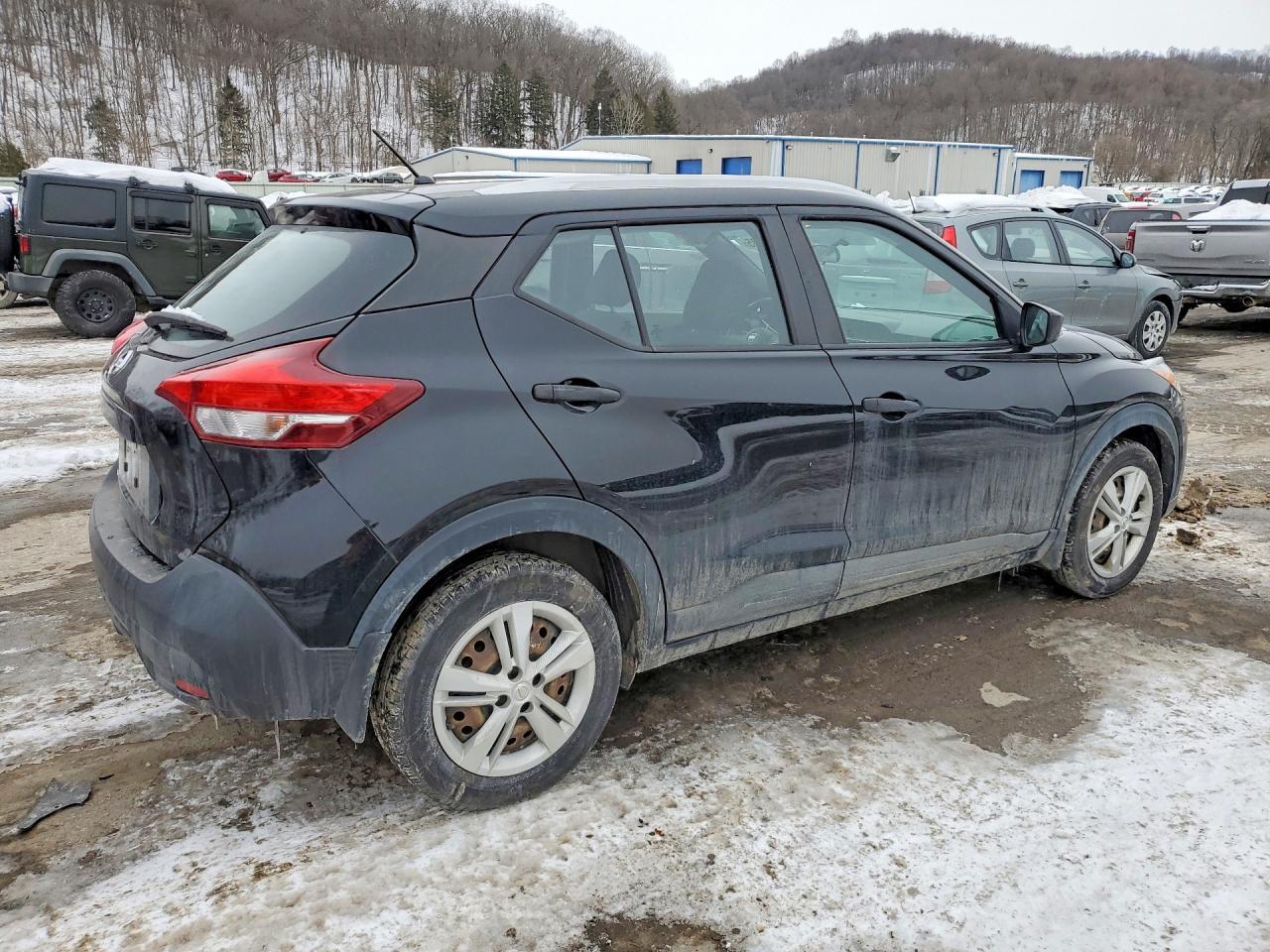 2019 NISSAN KICKS
