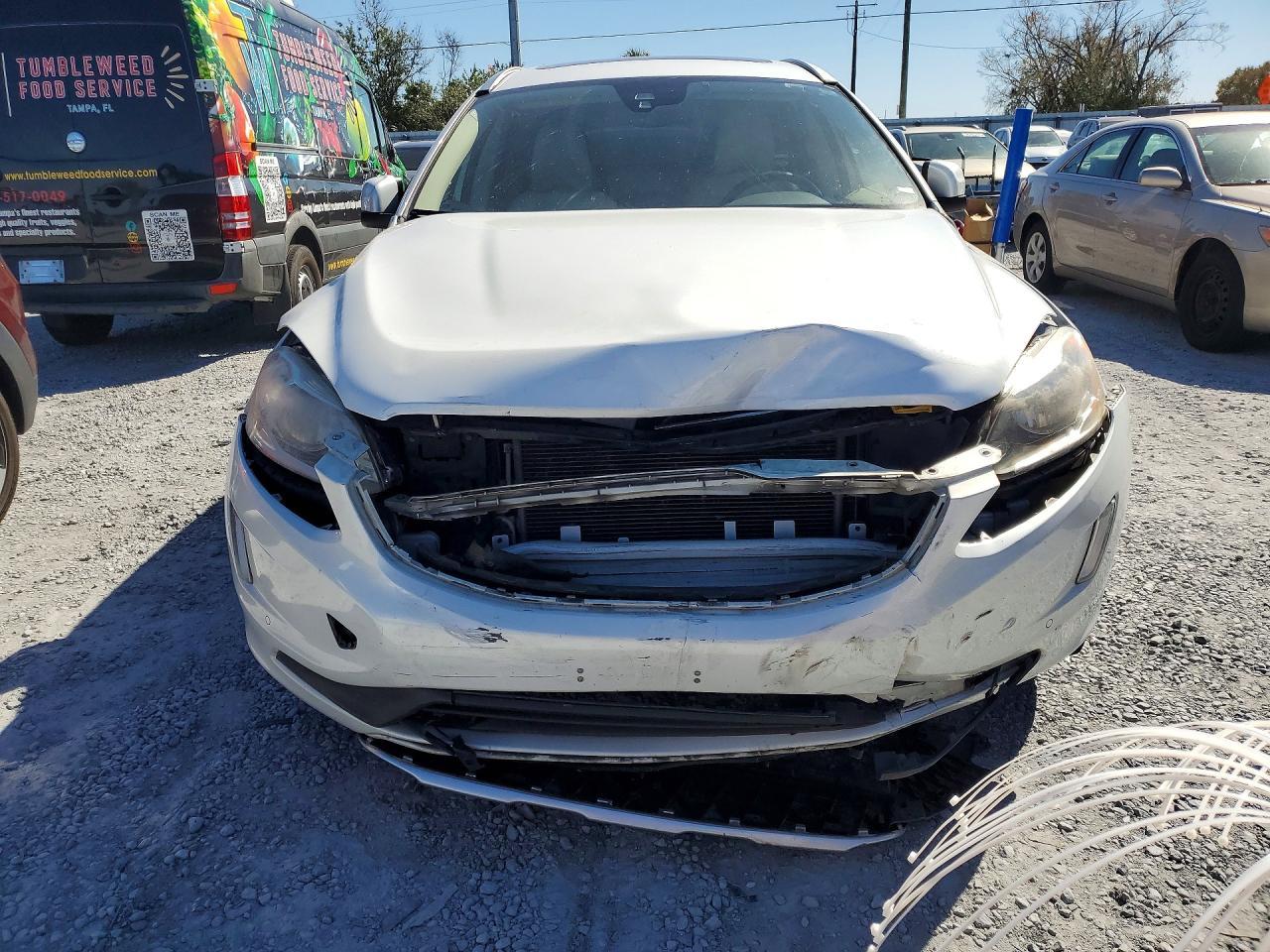 2015 VOLVO XC60
