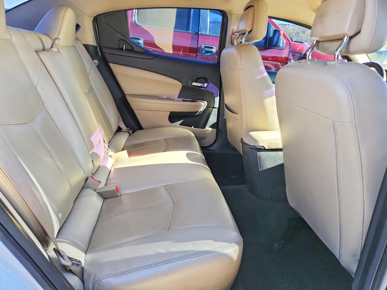 2013 DODGE Avenger