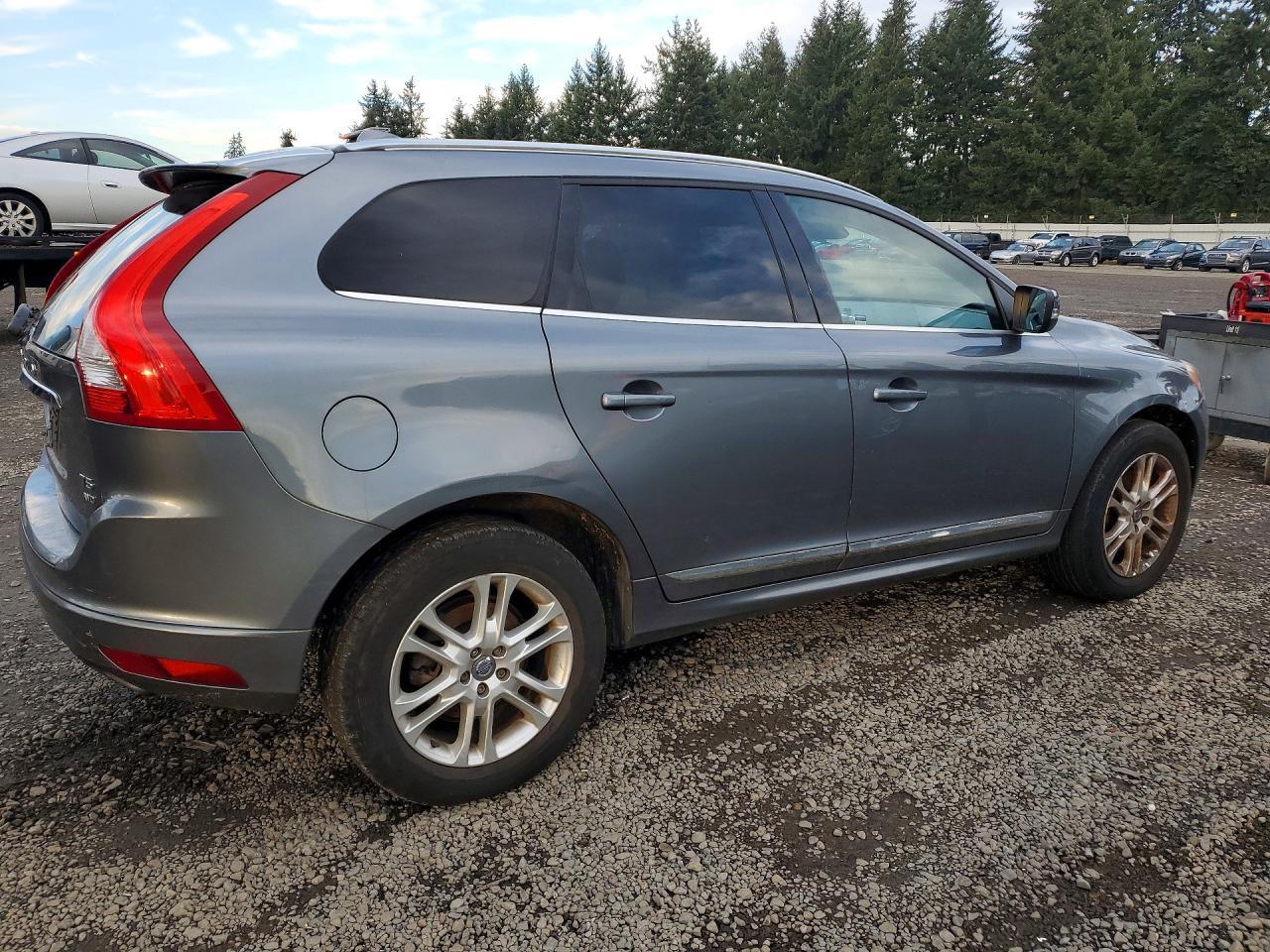 2016 VOLVO XC60