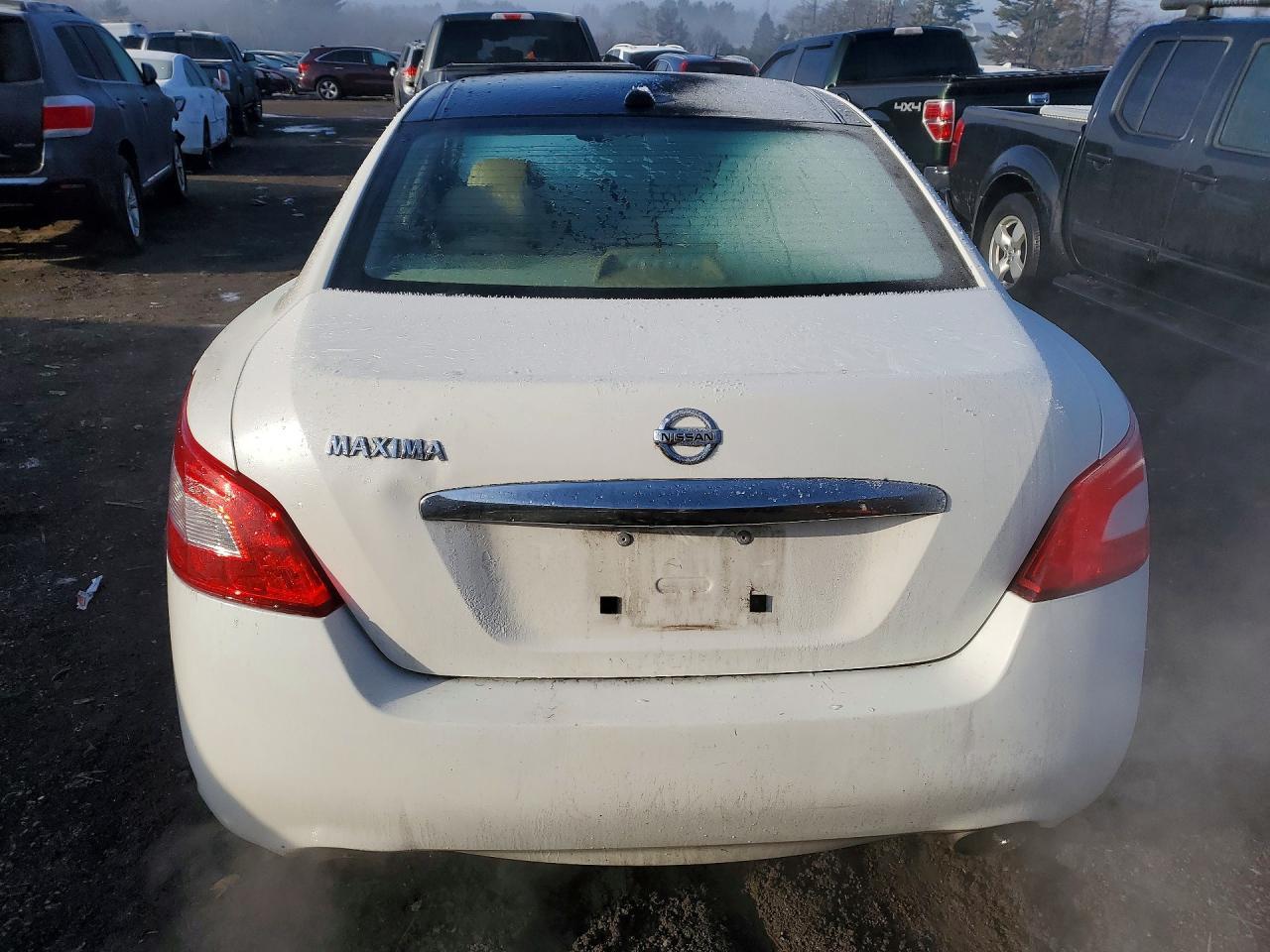 2010 NISSAN Maxima