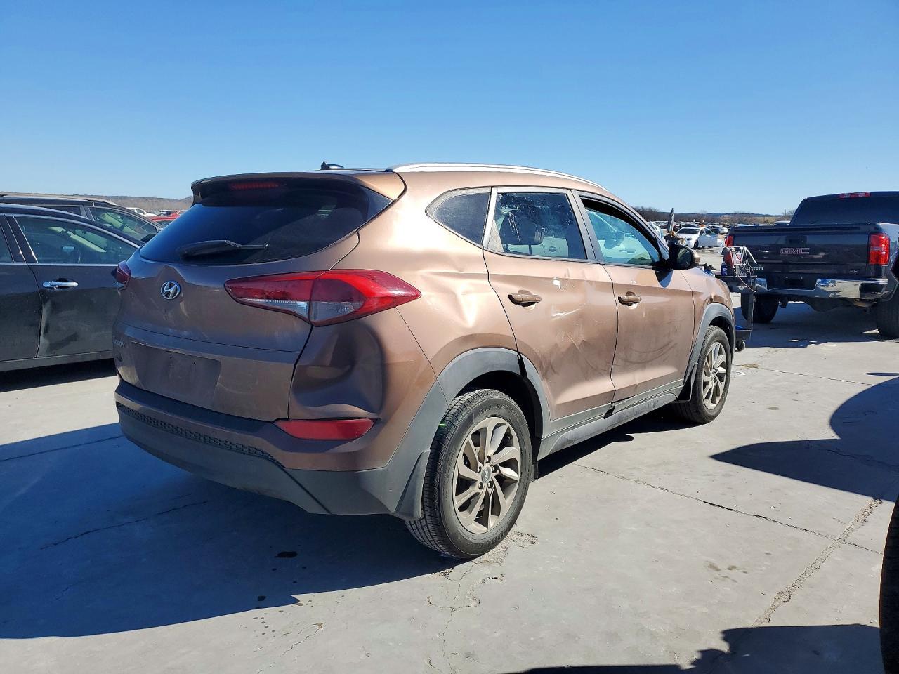 2016 HYUNDAI TUCSON