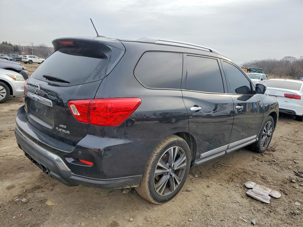 2017 NISSAN PATHFINDER