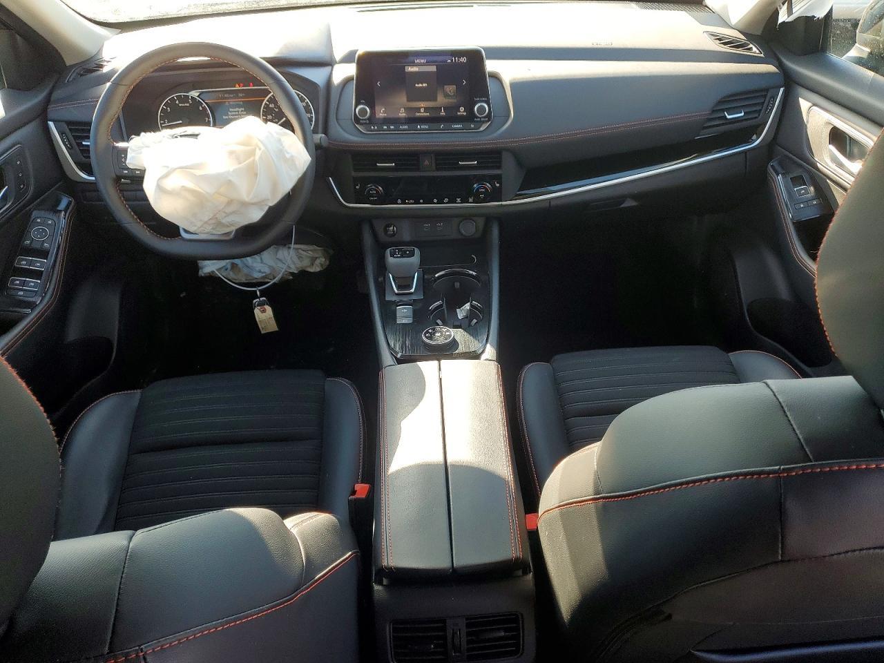 2025 NISSAN ROGUE