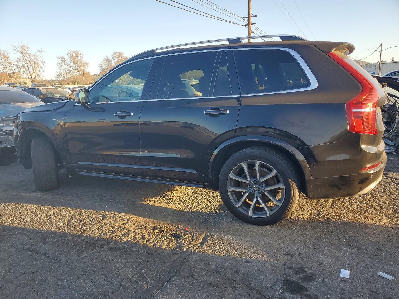 2018 VOLVO XC90