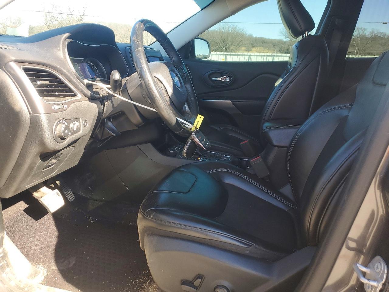 2019 JEEP CHEROKEE