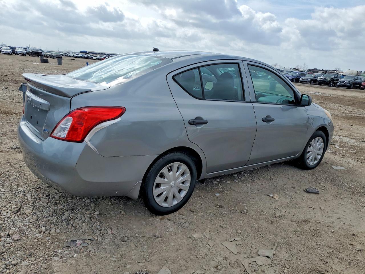2013 NISSAN VERSA