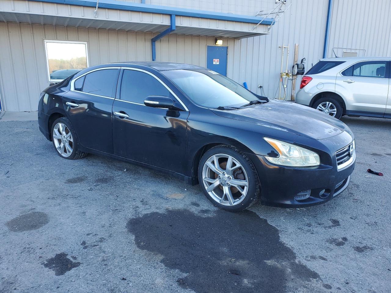 2012 NISSAN Maxima
