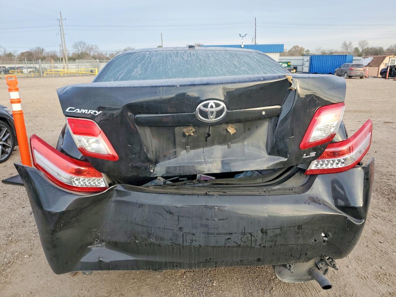 2011 TOYOTA CAMRY