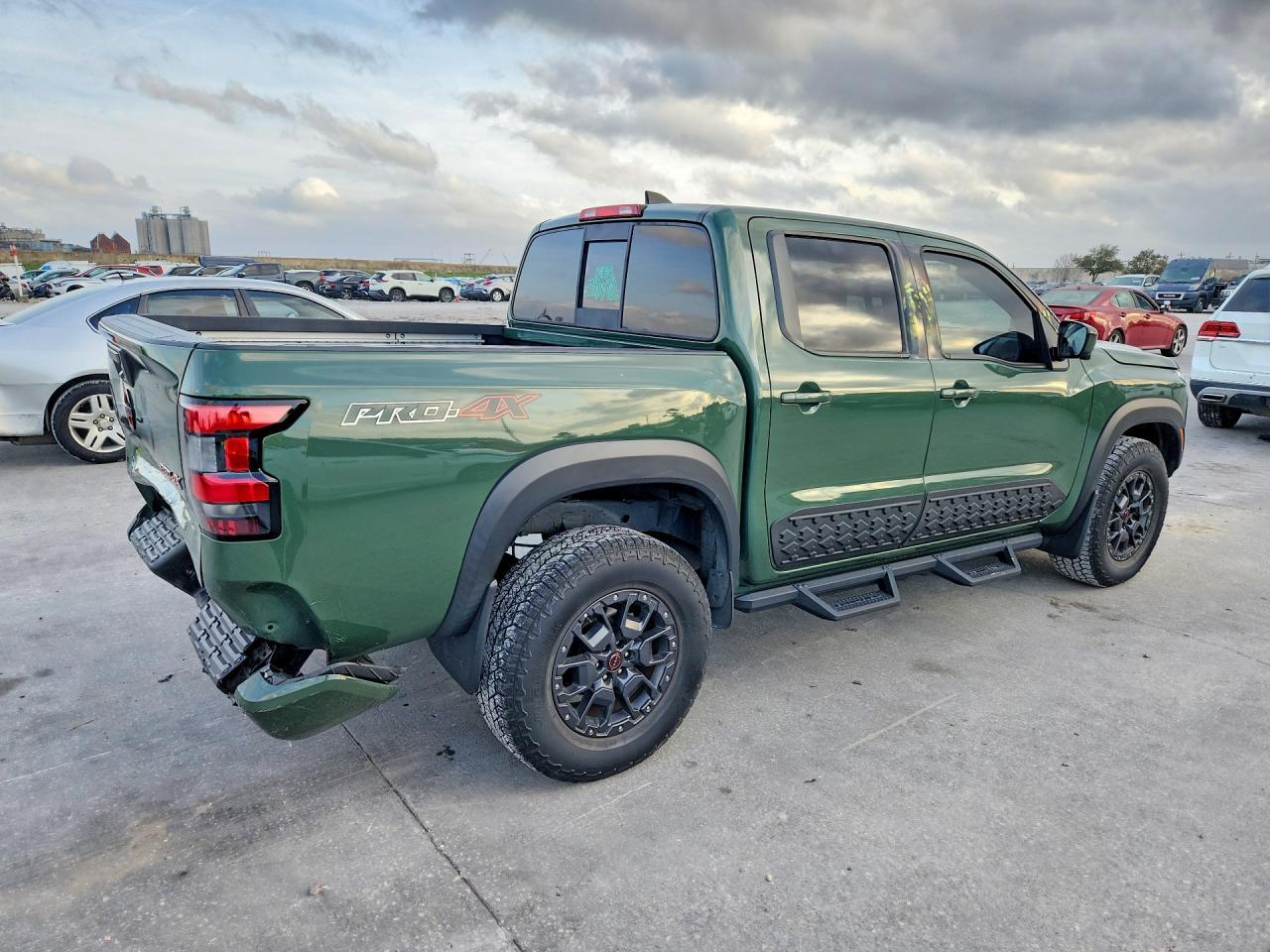 2022 NISSAN Frontier
