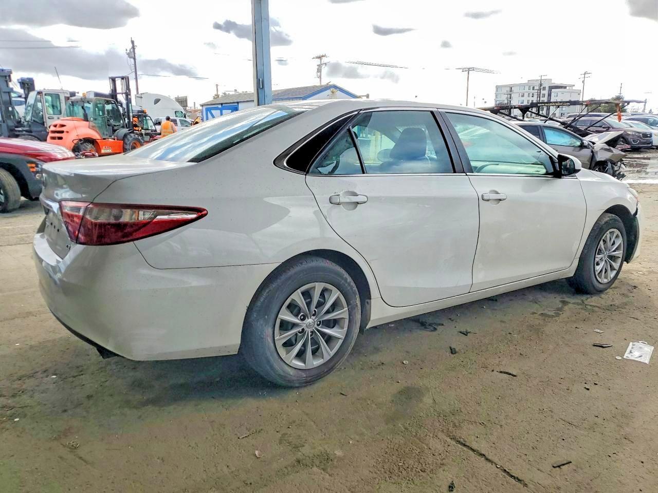 2017 TOYOTA CAMRY