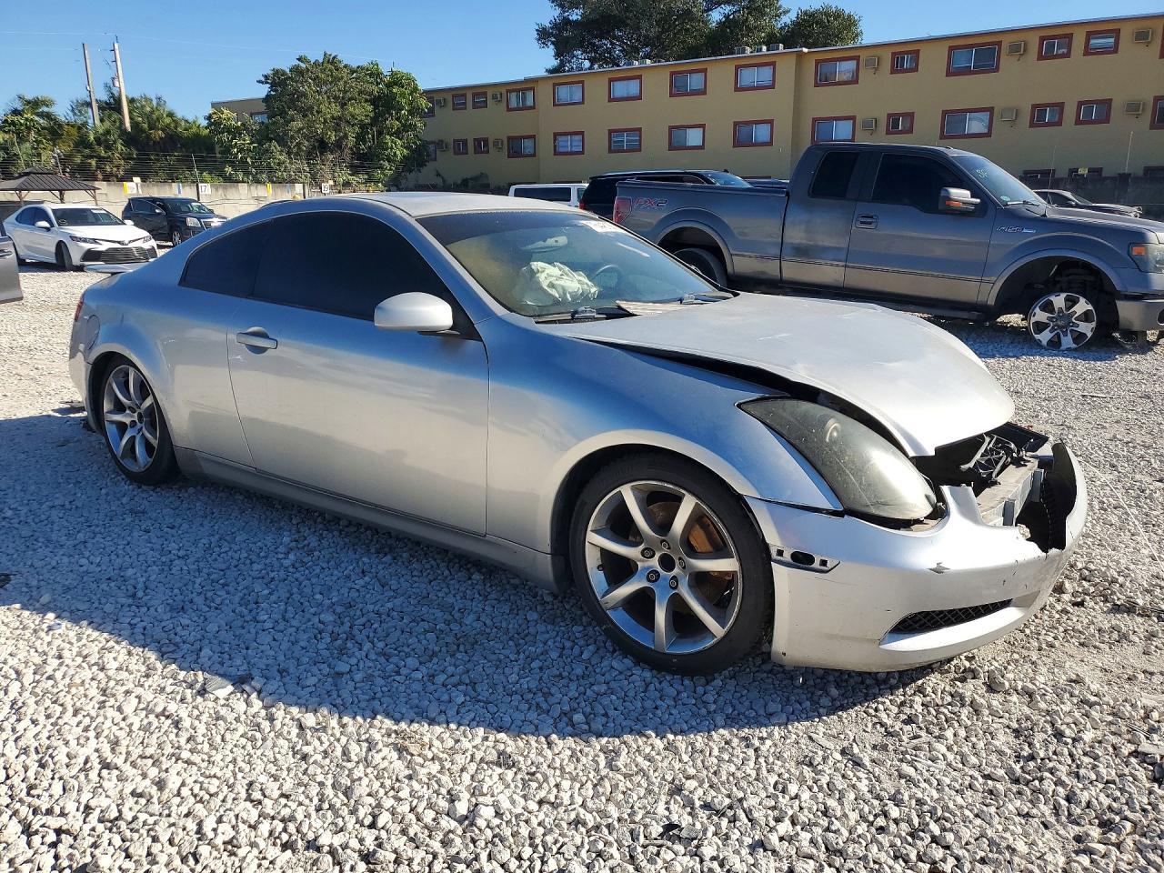 2004 INFINITI G35
