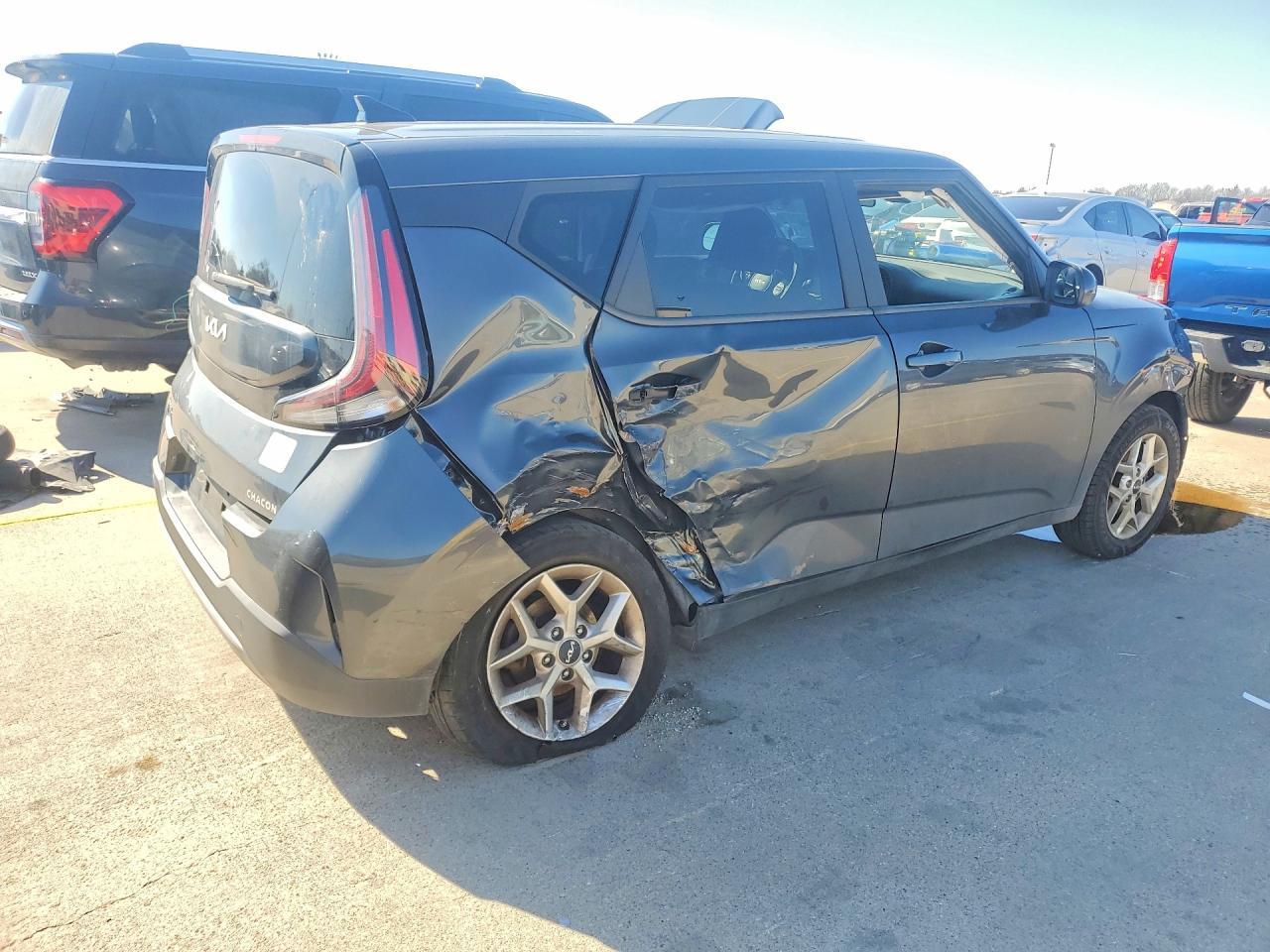 2023 KIA SOUL +