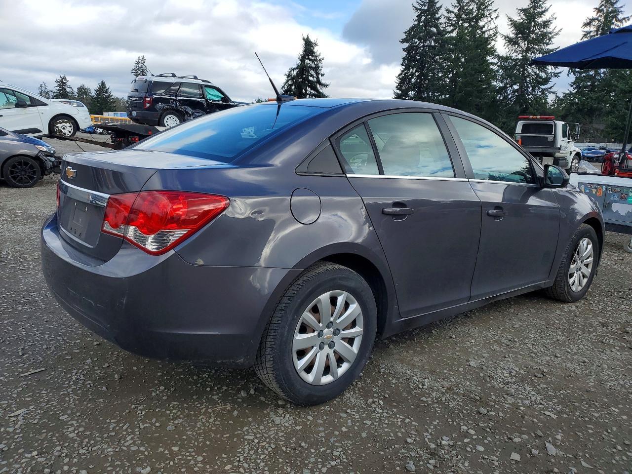 2011 CHEVROLET CRUZE