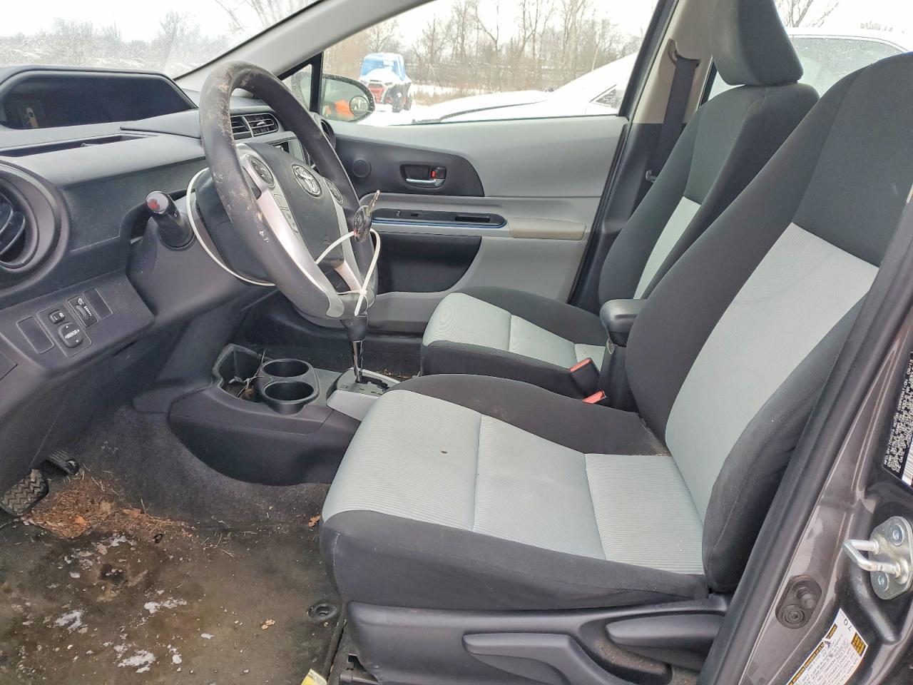 2013 TOYOTA Prius c