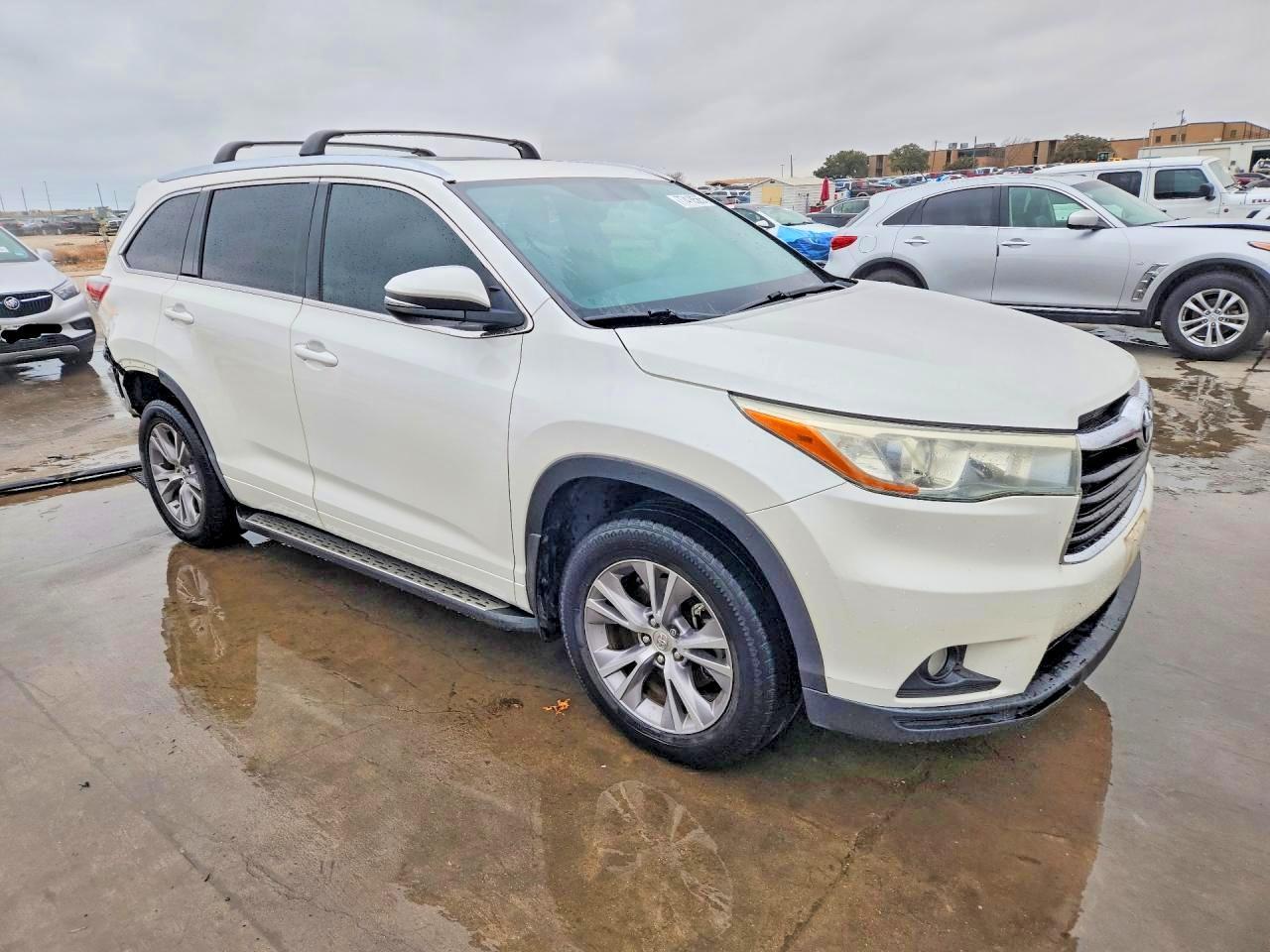 2015 TOYOTA HIGHLANDER