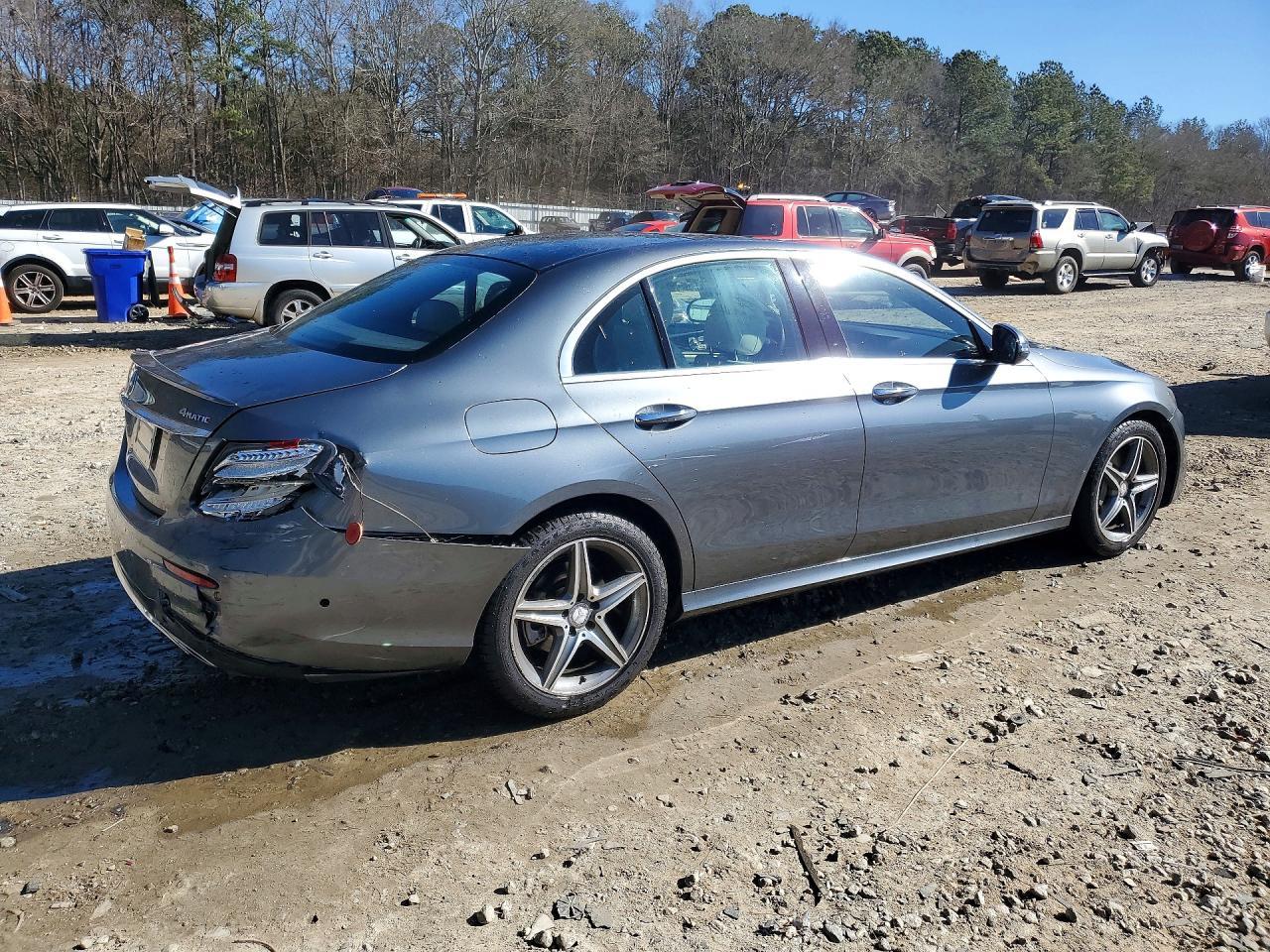 2017 MERCEDES-BENZ E-Class