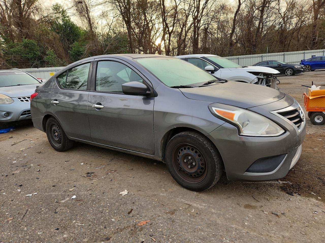 2019 NISSAN VERSA