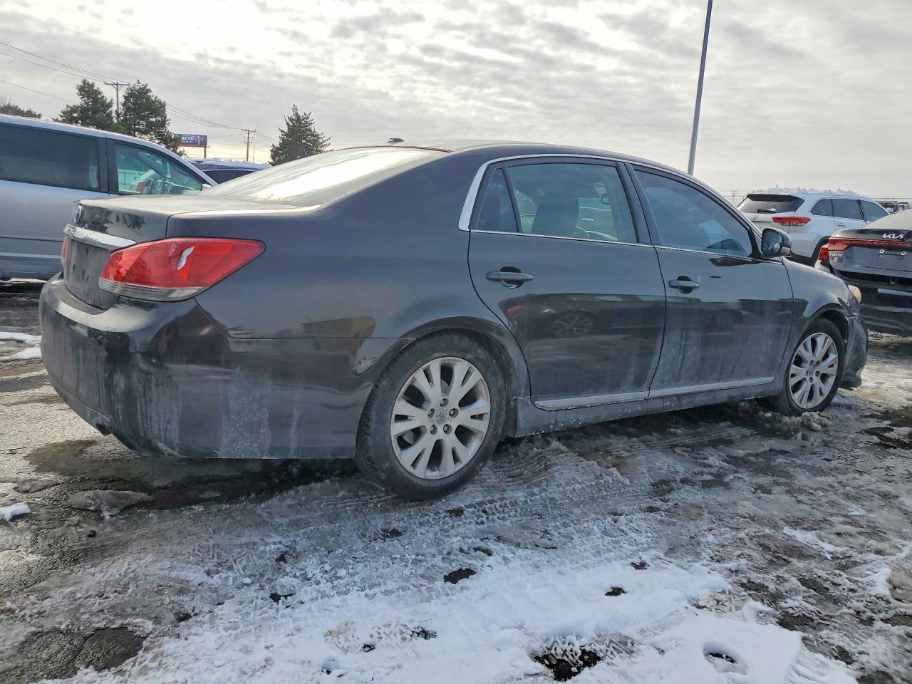 2011 TOYOTA Avalon