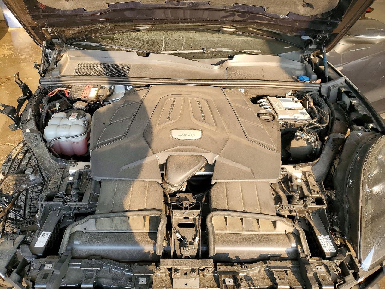 2021 PORSCHE CAYENNE