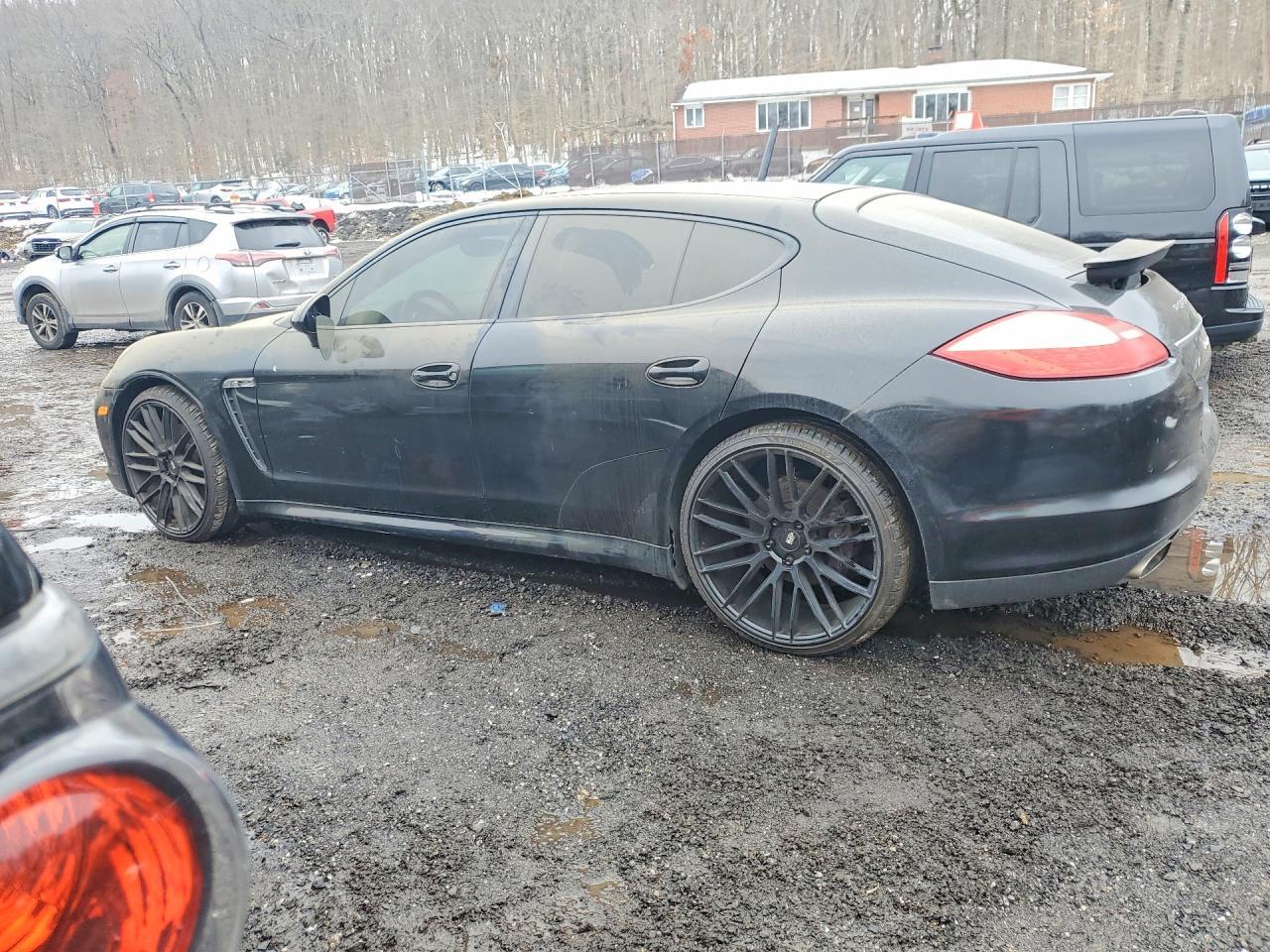 2011 PORSCHE Panamera