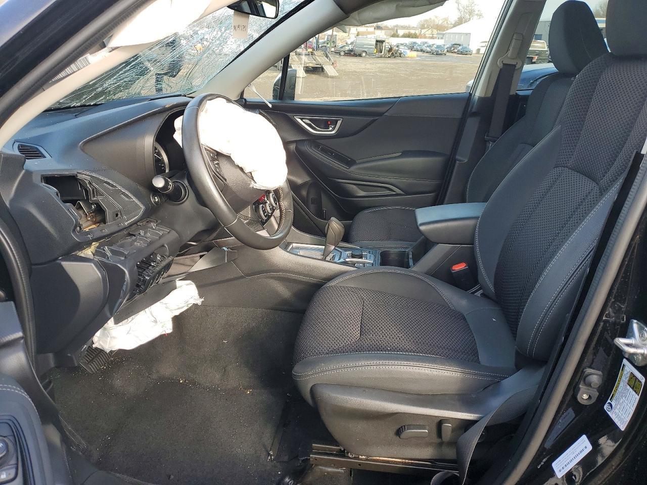 2023 SUBARU FORESTER