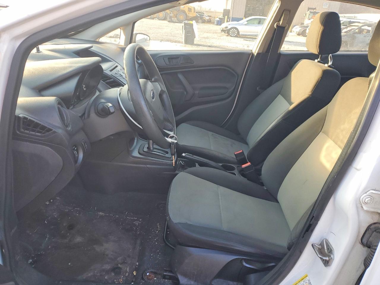 2016 FORD Fiesta