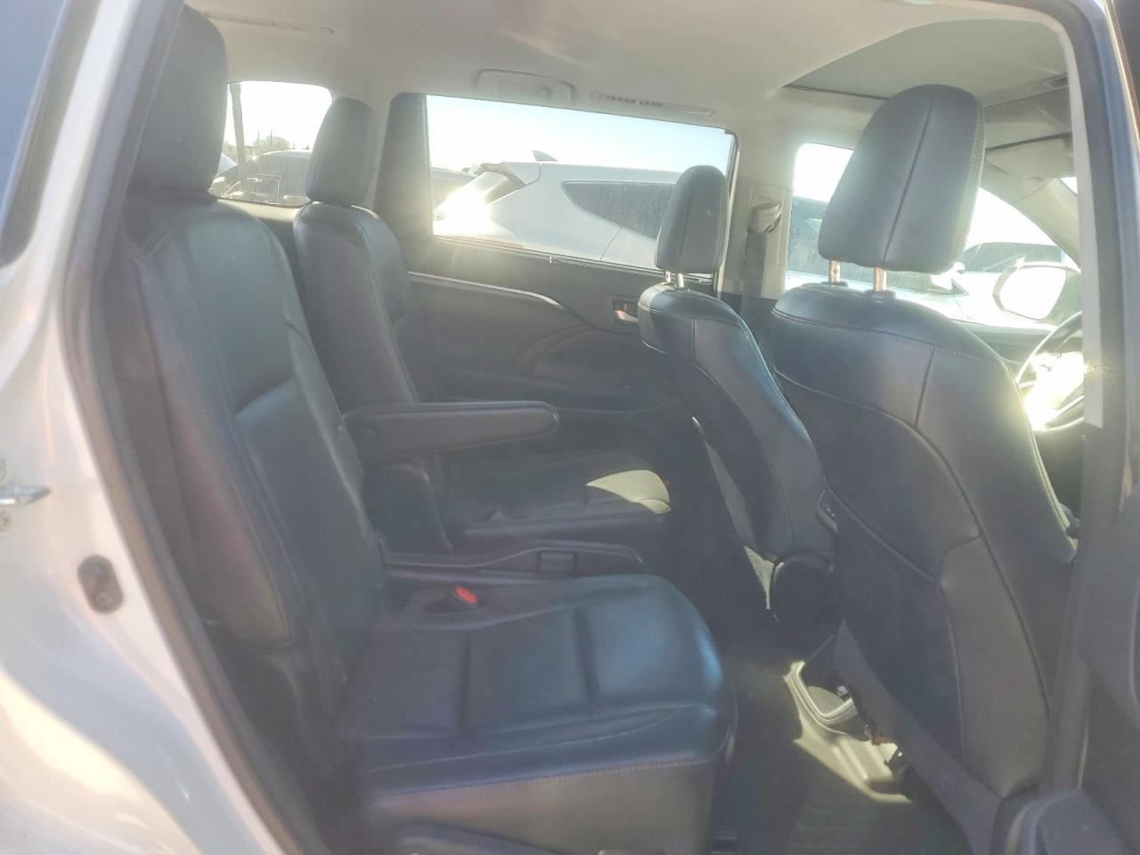 2015 TOYOTA HIGHLANDER