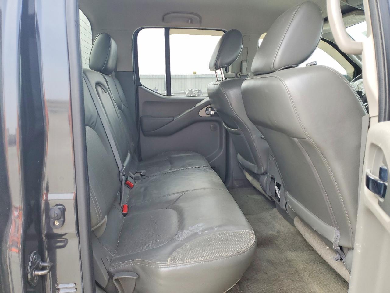 2011 NISSAN Frontier