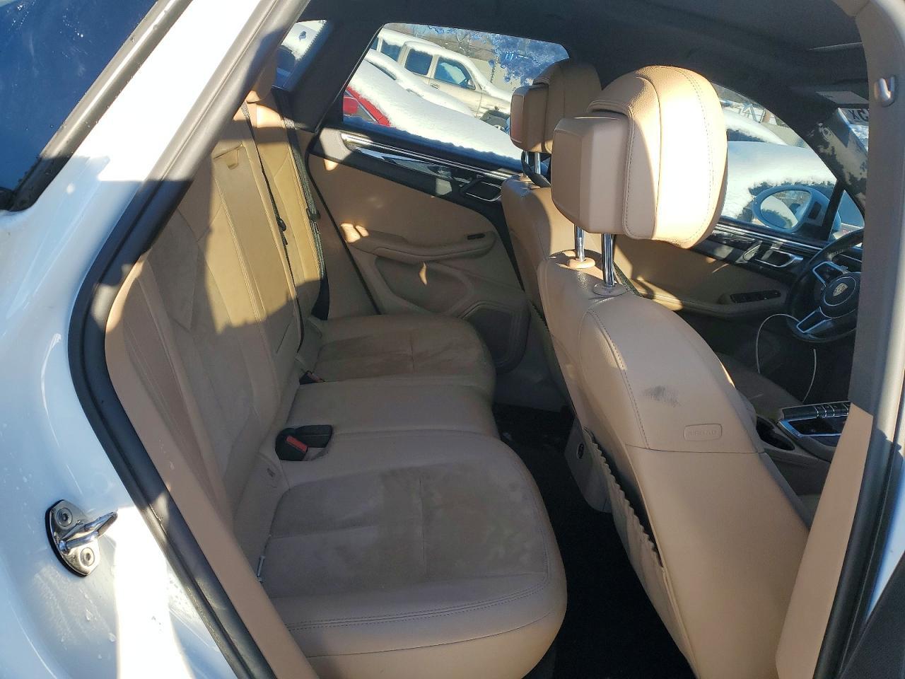 2020 PORSCHE Macan
