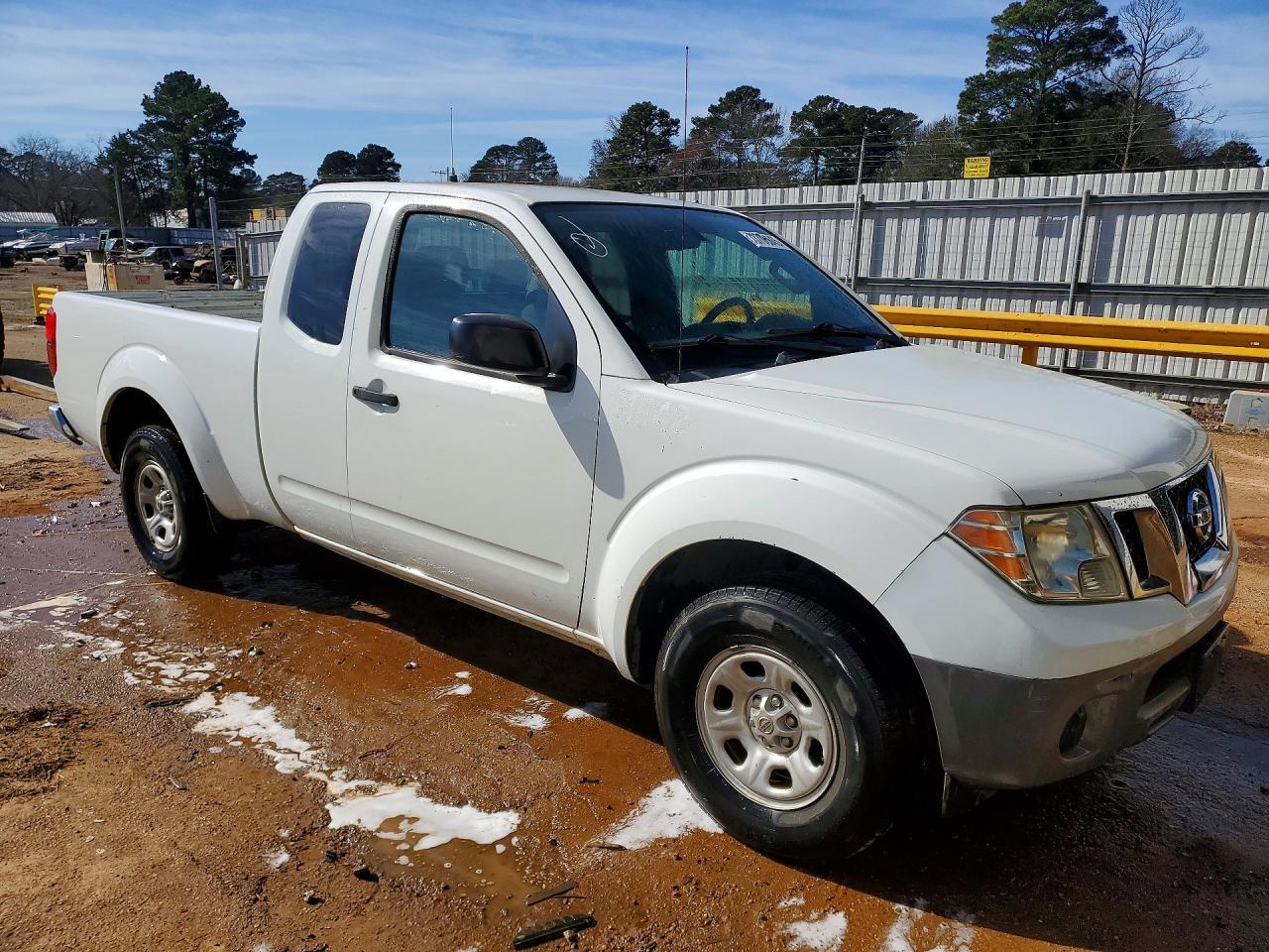 2015 NISSAN Frontier