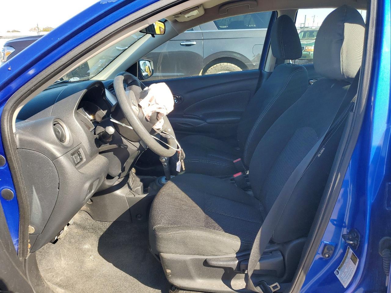2017 NISSAN VERSA