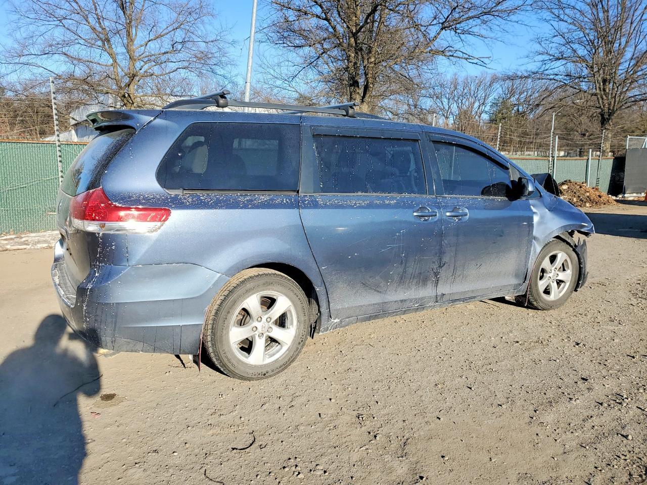 2014 TOYOTA SIENNA