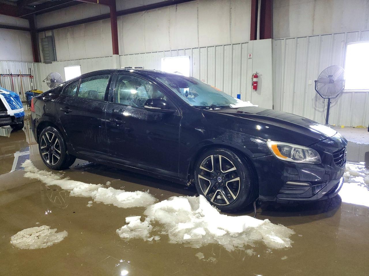 2017 VOLVO S60