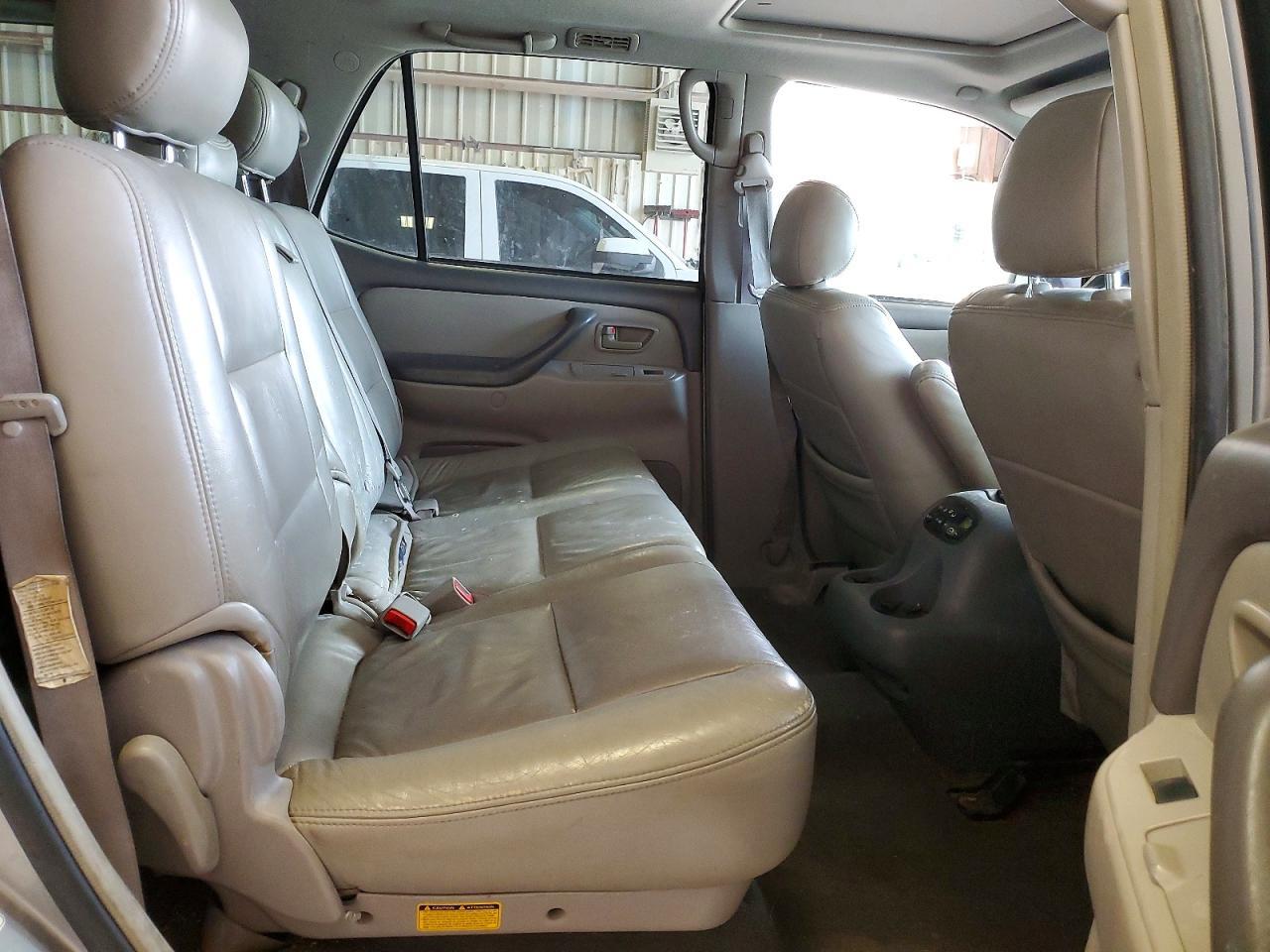 2006 TOYOTA Sequoia