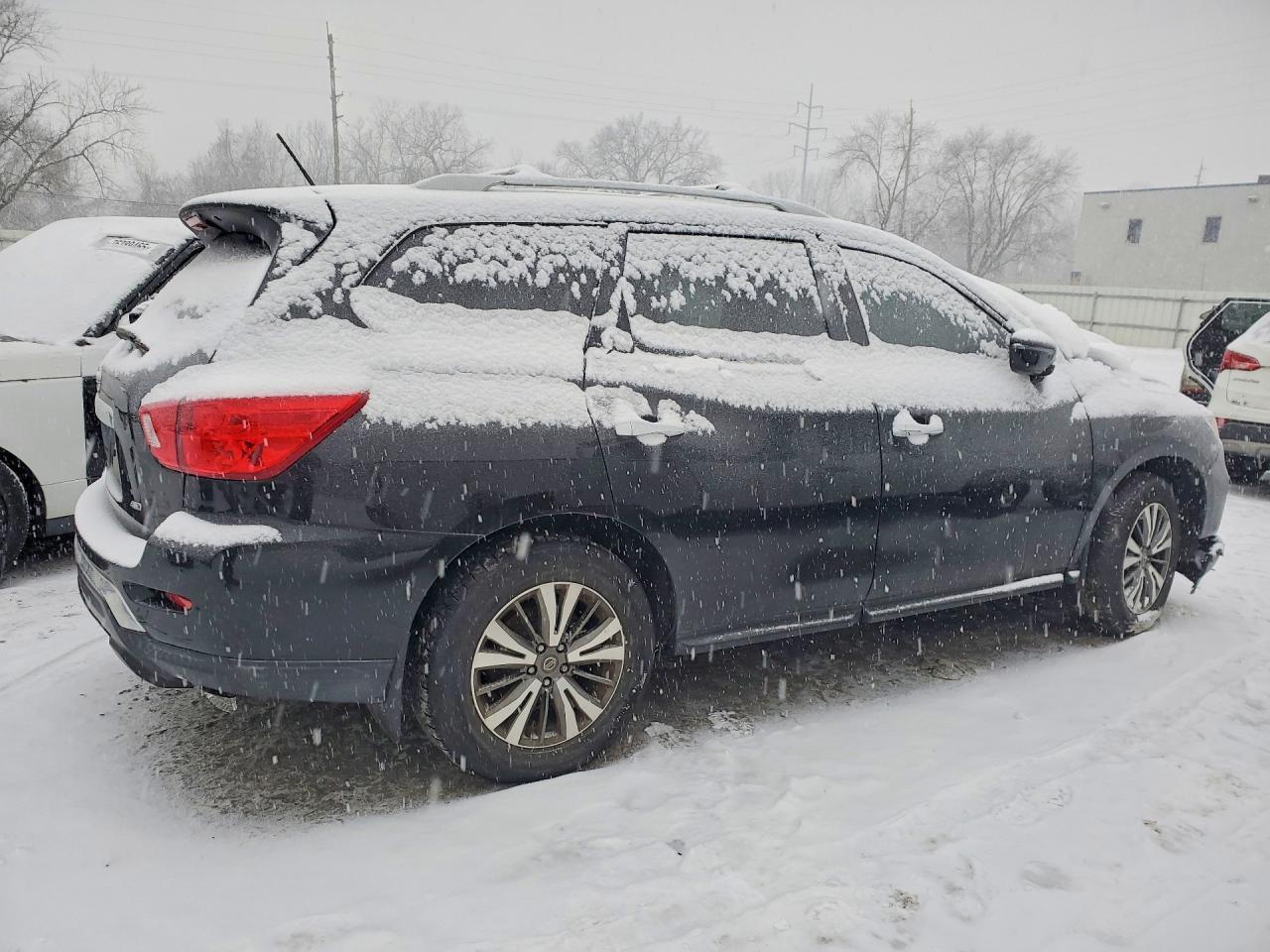 2017 NISSAN PATHFINDER