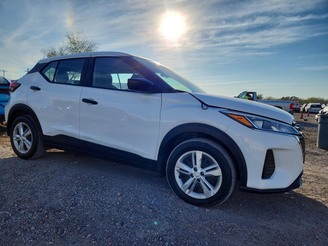 2024 NISSAN KICKS