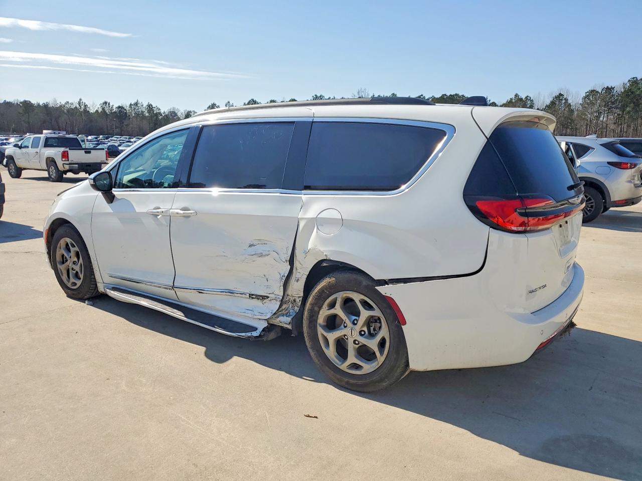2023 CHRYSLER Pacifica
