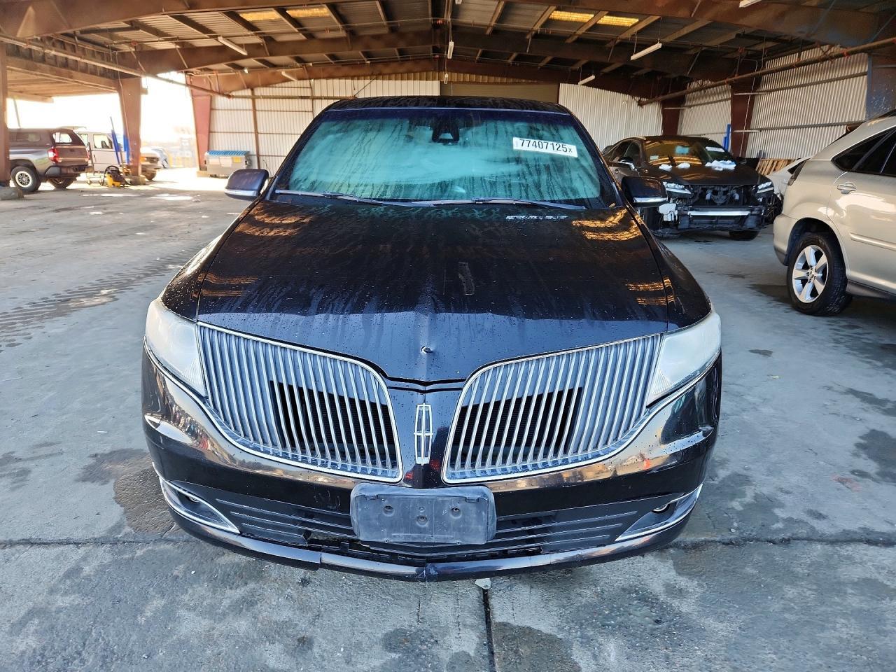 2014 LINCOLN MKT