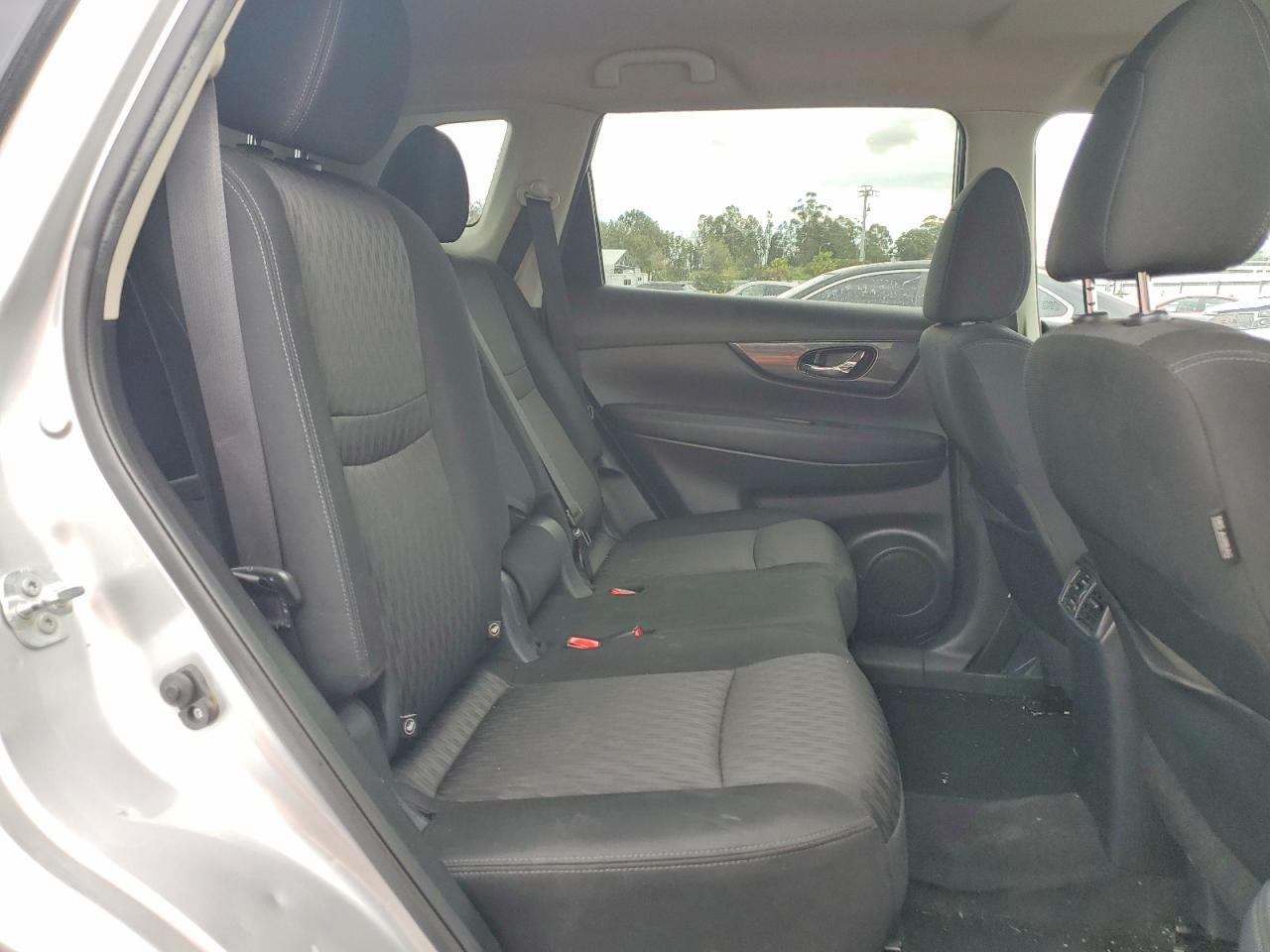 2017 NISSAN ROGUE