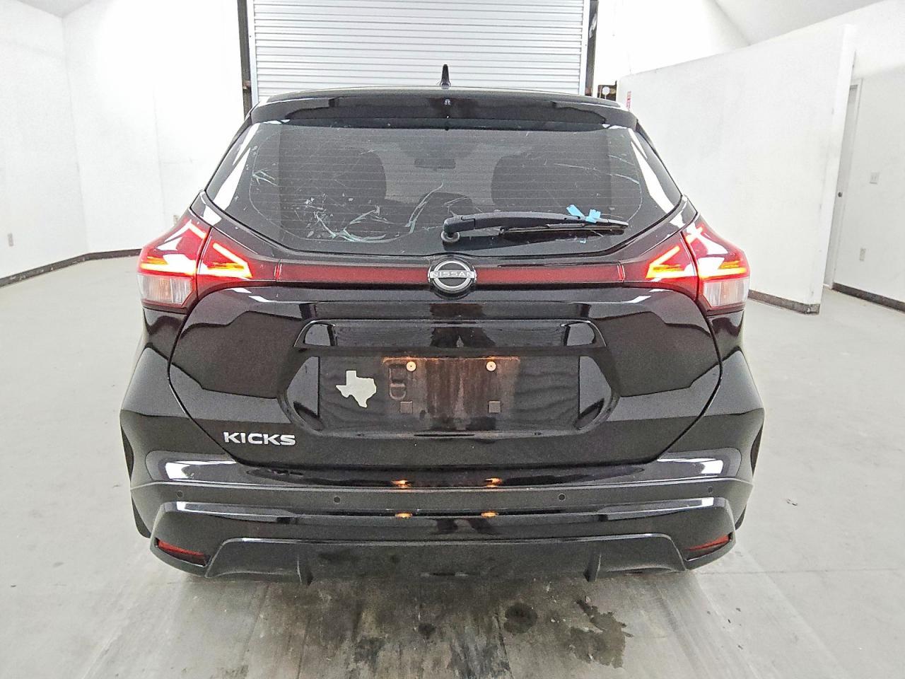 2023 NISSAN KICKS