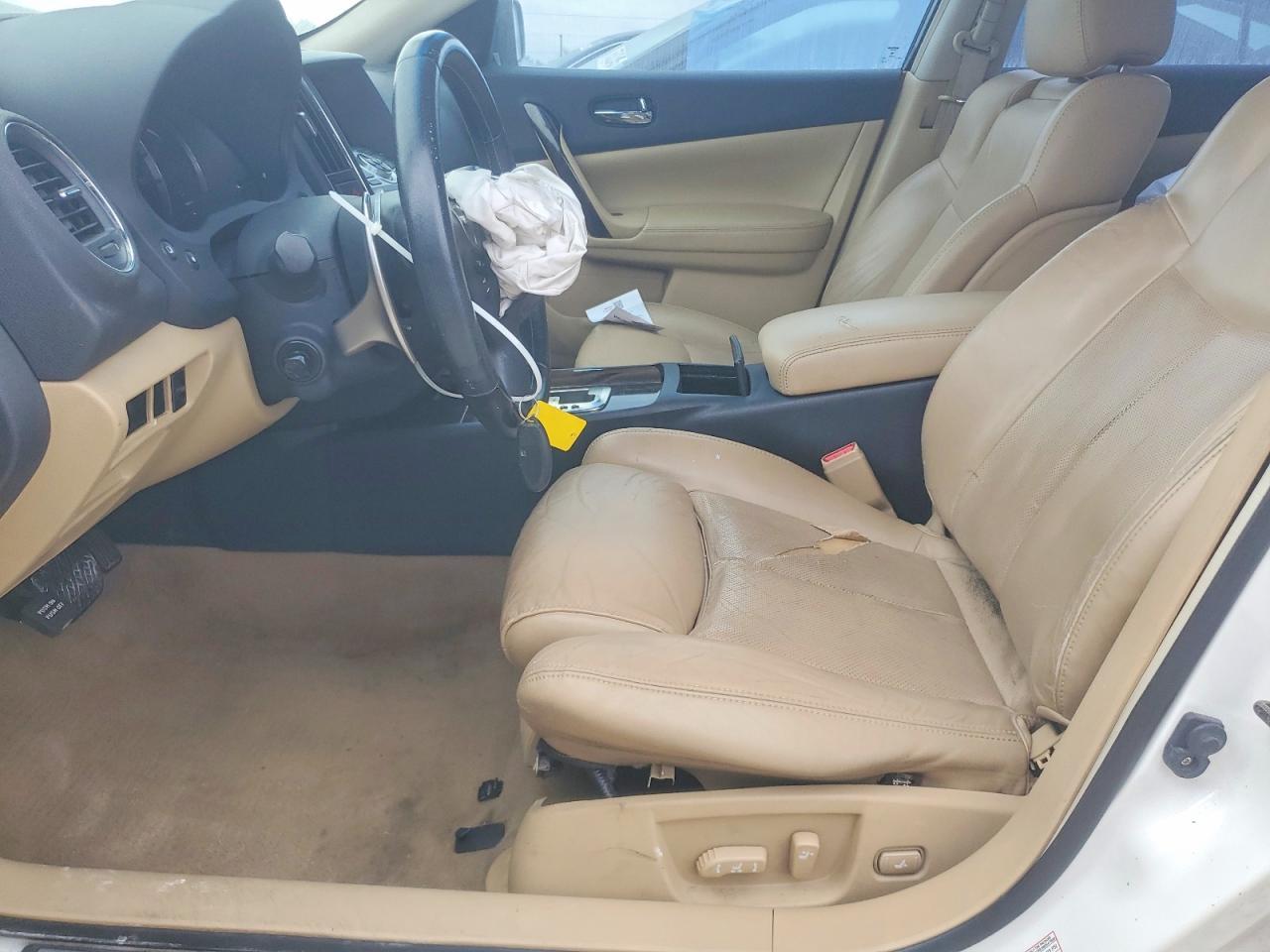 2010 NISSAN Maxima