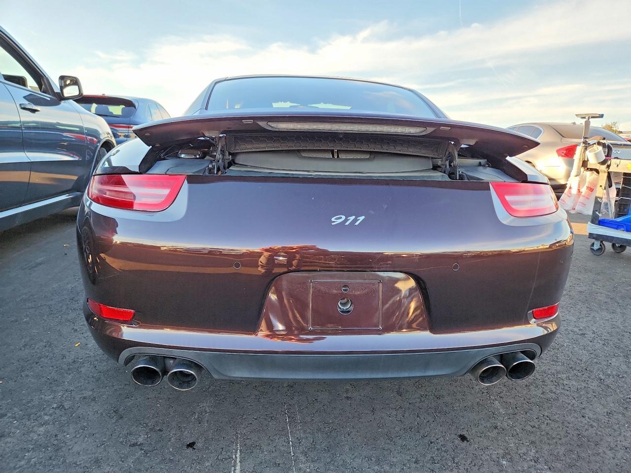 2016 PORSCHE 911
